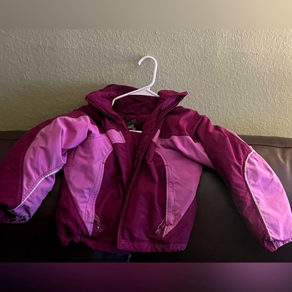REl Cranberry Pink Snow Wind Resistant Hooded
Jacket Medium 8 10